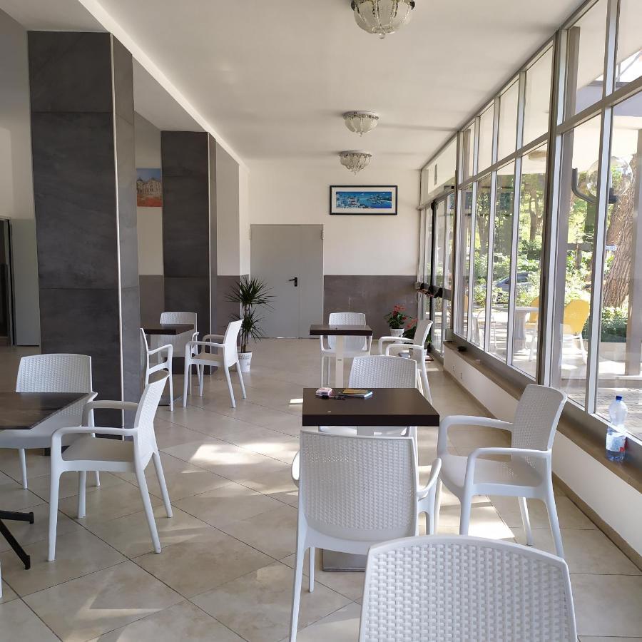 Hotel Madonna Del Pino Τσέρβια Εξωτερικό φωτογραφία